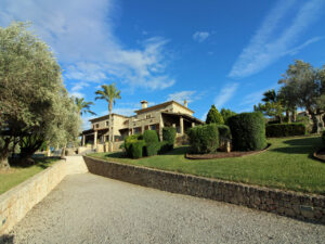 Finca mit Ferienvermietungslizenz in Ariany Mallorca