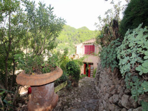 Town house in Bunyola Majorca with mountain views for sale