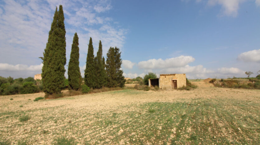 Building plot in near to Villfranca Mallorca for sale