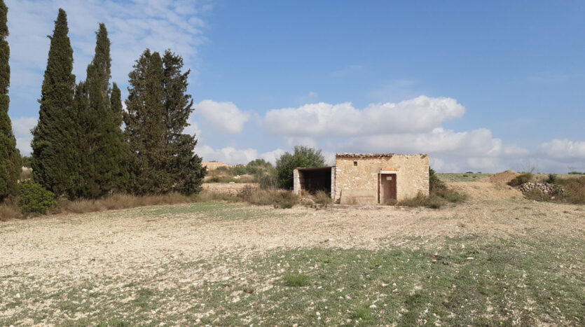 Building plot in near to Villfranca Mallorca for sale