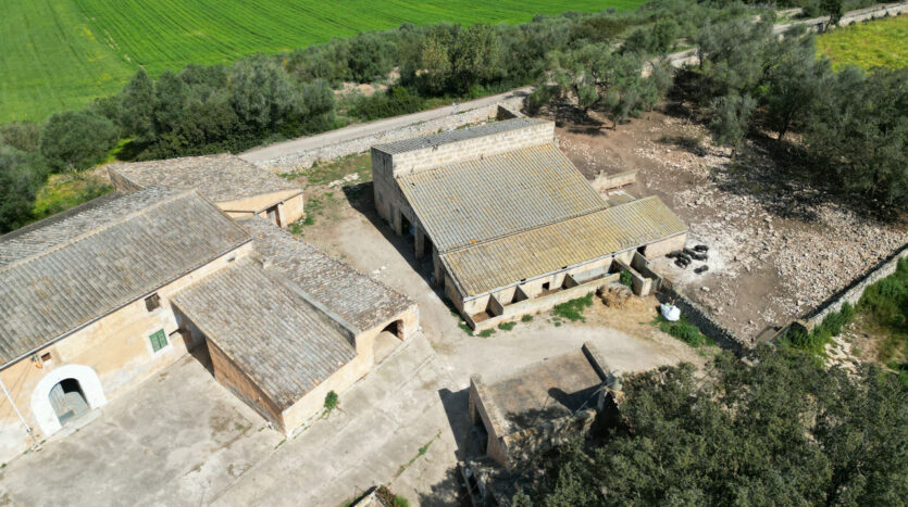 Alte rustikale Finca auf sehr großem Grundstück zur Reform in Villafranca Mallorca