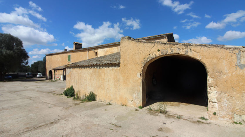 Alte rustikale Finca auf sehr großem Grundstück zur Reform in Villafranca Mallorca